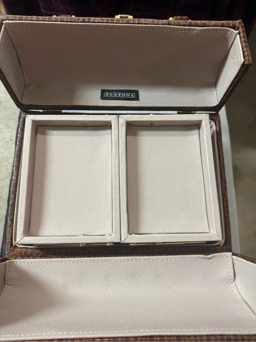 Vintage Neiman Marcus Bentony  Croc-Embossed Toiletry Vanity Case — SEE NOTES